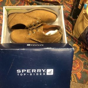 NWT.   SPERRY Top sliders  shoes for boys